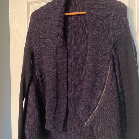 Lululemon wrap it up sweater like new condition - Picture 3 of 5